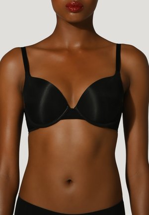 Schwarzer gepolsterter BH mit verstellbaren Trägern, glattem Satinmaterial, Stütze durch Unterdrähte und nahtlosem Design für eine enganliegende Passform.