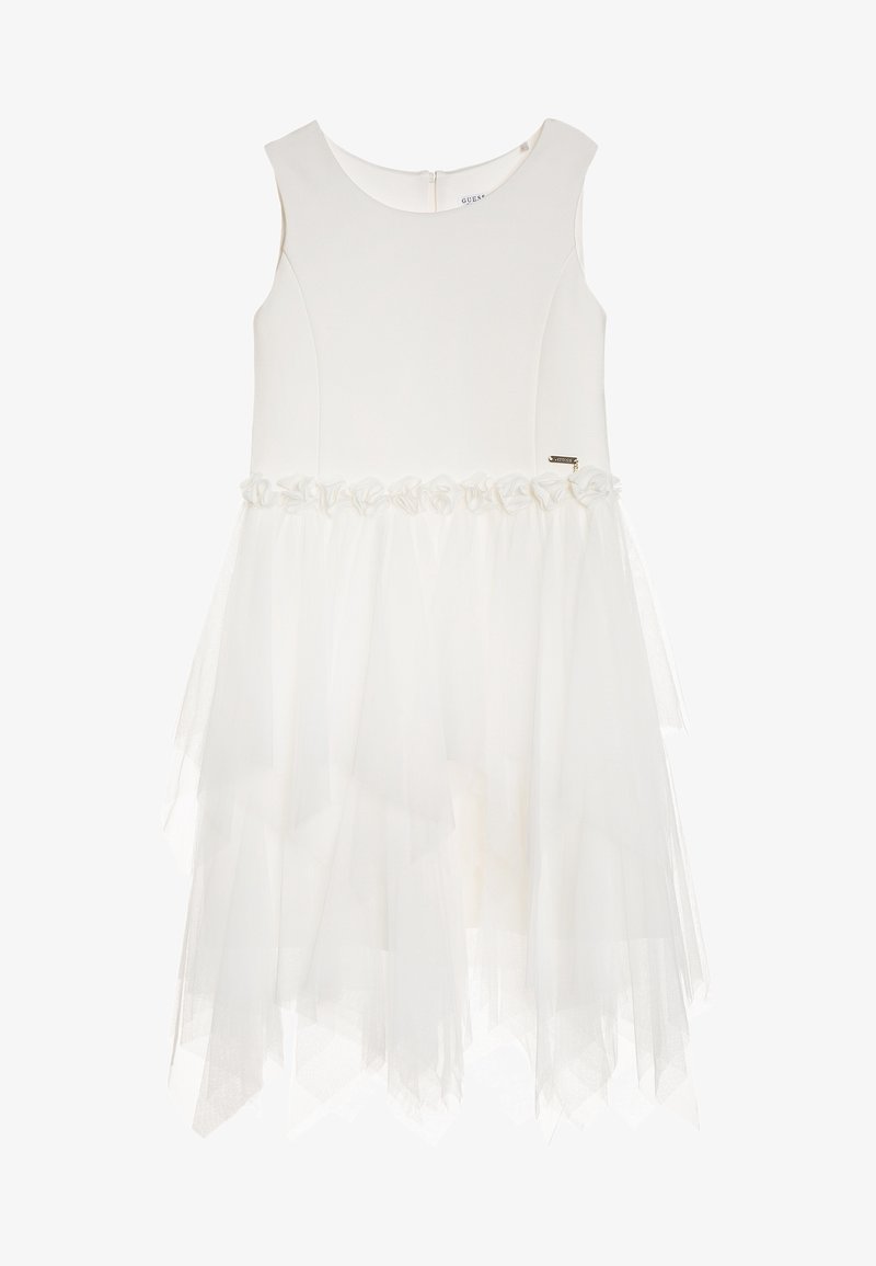Robe blanche sans manches avec corsage ajusté, bordure florale à la taille et jupe asymétrique en voile superposé.