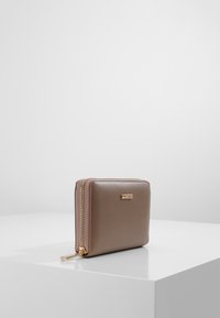 L.CREDI EBBA  - Portemonnee - taupe