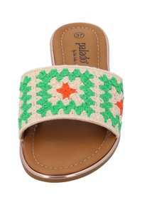 Mule-sandal med en flerfärgad virkad textilrem som har mönster i grönt, orange och krämfärg. Tan syntetiskt fotbädd med metallisk kant.