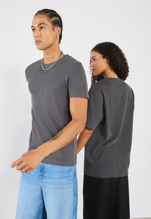 BASIC RIB T SHIRT UNISEX - Basic T-shirt - forged iron2