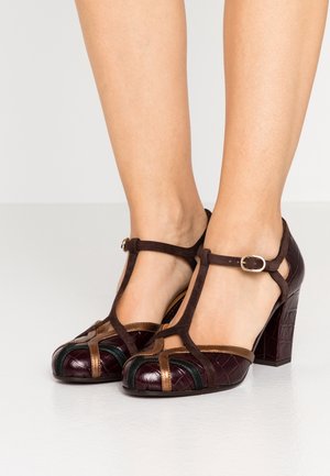 Chie Mihara Czółenka