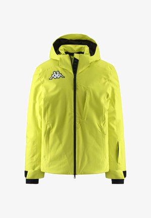 Giacca impermeabile gialla brillante con cappuccio, caratterizzata da dettagli neri, zip frontale, logo sul lato sinistro del petto e polsini elasticizzati per una vestibilità aderente.