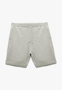 Pantalones cortos gris claro hechos de una suave mezcla de algodón, con una cinturilla elástica con cordón y bolsillos laterales. Textura suave y corte recto.