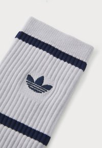 adidas Performance JUDE BELLINGHAM OG SOCK - Štulpny - glory grey/navy blue