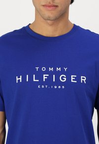 Tommy Hilfiger BIG TEE - Print T-shirt - wedge blue