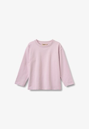 Chemise en coton à manches longues de couleur violet clair avec col rond, design simple et étiquette visible de la marque Wheat à l'intérieur du col.