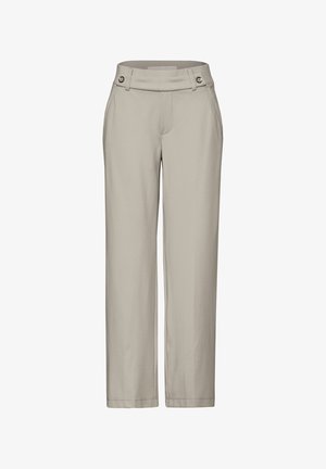 Pantalons beiges à jambe droite présentant un design à plat à l'avant, deux poches avant et deux accents de boutons en métal à la taille. Texture lisse.