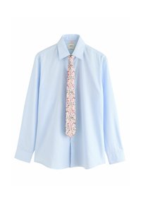 Himmelblaues, langärmeliges Hemd mit vertikalem Streifenmuster. Kombiniert mit einer blumigen Krawatte in rosa und grünen Farbtönen.