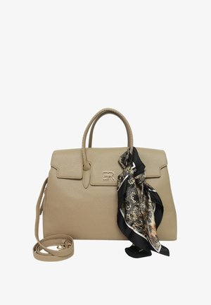 Borsa a mano in pelle beige con design strutturato, dotata di due manici, una tracolla rimovibile e un foulard decorativo nero e crema a fantasia.