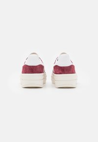 adidas Originals GAZELLE BOLD - Sapatilhas - shadow red/footwear white/core white