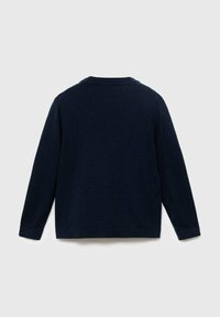 Pulover bleumarin cu guler rotund texturat și mâneci lungi, având o textură netedă și o culoare uniformă, fără modele vizibile.