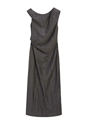 Mouwloze donkergrijze maxi-jurk met gedrapeerde details en gestructureerde stof, voorzien van een brede, afgeronde halslijn en een zoom tot aan de enkels.