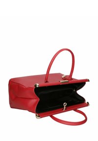 Bolso de mano de cuero rojo con un diseño estructurado, que presenta un solo asa, detalles en dorado y un interior negro con un bolsillo con cremallera.