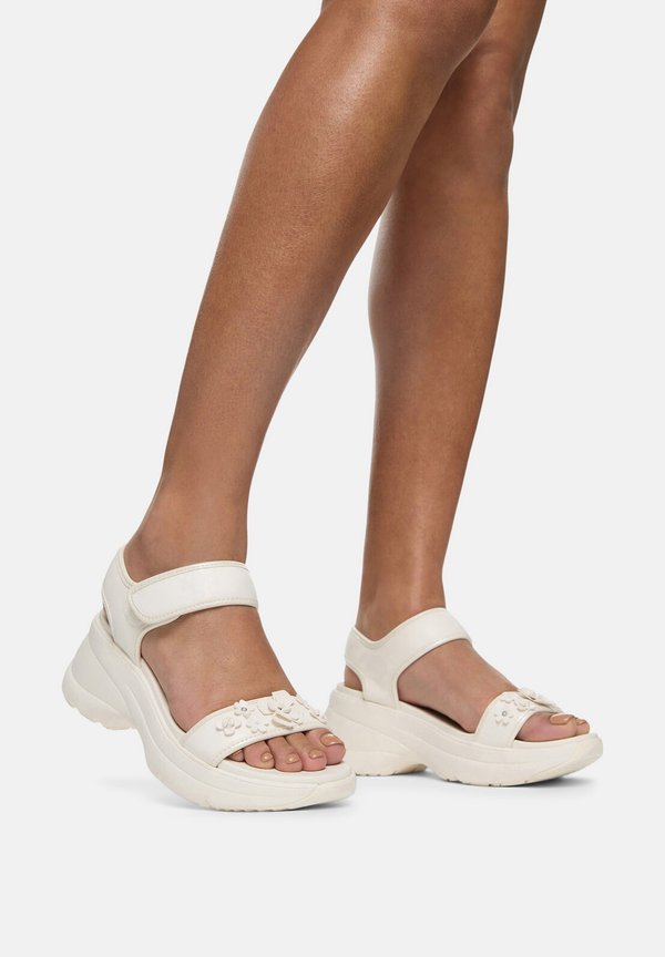 TWO-PIECE CAMOMILLE - Plateausandalette