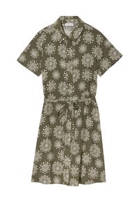 Robe à manches courtes en tissu vert olive avec des motifs floraux blancs, un devant à boutons, une taille cintrée avec un lien, et un col.