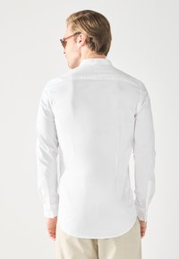 Thumbnail Image 3