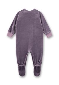 Lila Velours Babyschlafanzug mit langen Ärmeln, gerippten gestreiften Bündchen, Füßchen-Design und elastischem Gummizug an den Knöcheln.