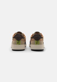 Reebok Classic Baskets basses - beige