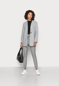 ONLY ONLTRILLION FITTED COATIGAN - Casaco curto - light grey melange