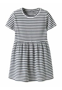 Pasiasta sukienka z krótkimi rękawami, z granatowymi i białymi poziomymi pasami, żebrowaną teksturą i skośnym pasem w talii dla rozkloszowanego dołu.