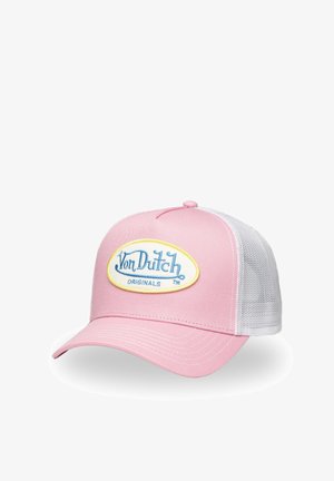 Casquette trucker en mesh rose et blanche avec une visière incurvée et un patch ovale portant l'inscription "Von Dutch Originals" en broderie bleue et jaune.
