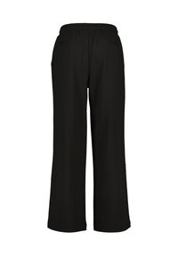 Zwarte wijde broek van zachte stof, met een elastische tailleband en twee achterzakken, een gladde textuur en zonder zichtbare patronen.