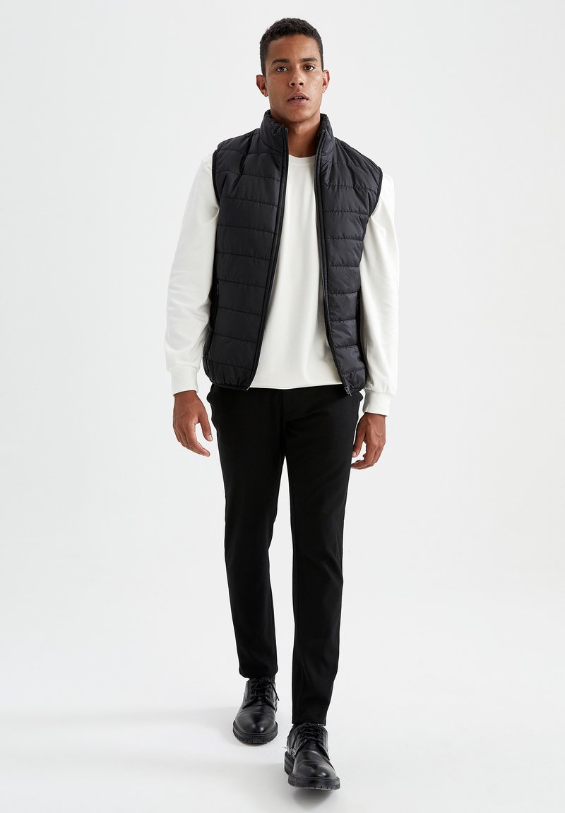 DeFacto Bodywarmer zwart DeFacto Bodywarmer zwart