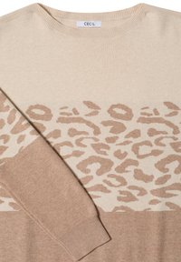Pull beige et marron clair avec motif animalier sur la poitrine et le haut des manches, col rond côtelé, et étiquette indiquant "CECIL".