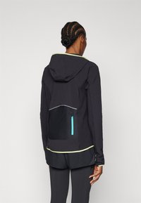HOKA SKYGLOW HALF ZIP - Casaco para exterior - black