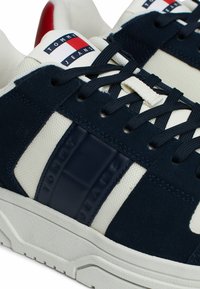 Tommy Jeans THE BROOKLYN MIXED TEXTURE - Sneakers basse - dark night navy
