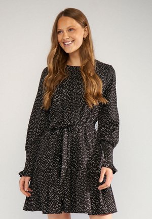 Nümph, NUDOTSIE SHORT DRESS - Robe de jour - caviar