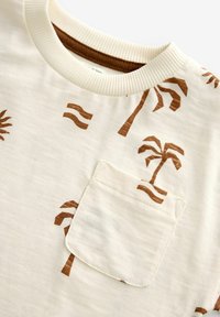 Next ALL OVER SHORT SLEEVE - REGULAR FIT - T-shirts print - ecru white palms