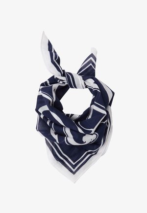 Laivastonsininen ja valkoinen raidallinen puuvillabandana, joka on taiteltu ja solmittu solmulla ylhäällä, ja alaspäin roikkuu kolmionmuotoinen osa.