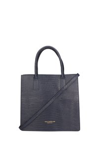 Navyblauwe leren handtas met structuur, voorzien van twee korte handvatten en een afneembare schouderriem. Heeft een subtiele geperste patroon en gouden branding.