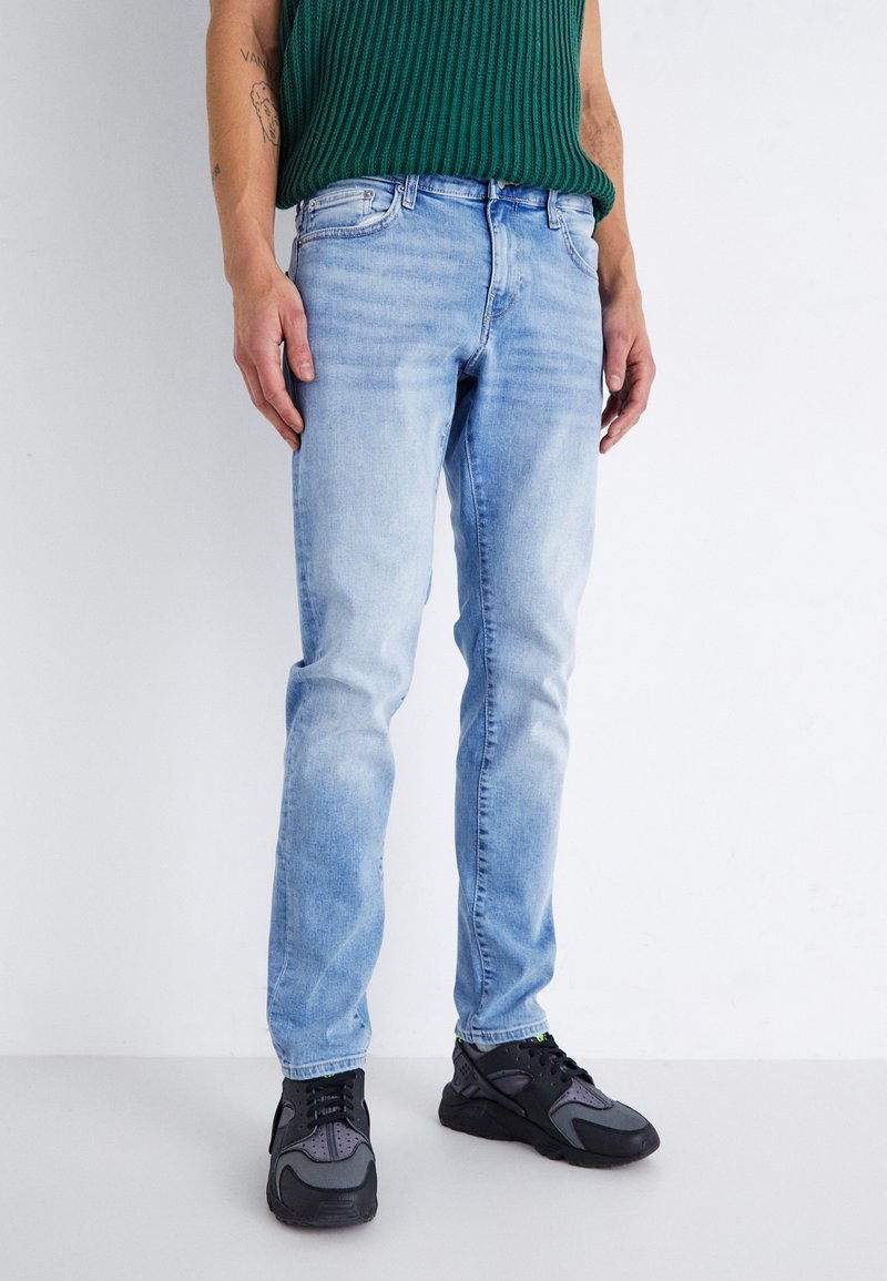 Only & Sons - ONSLOOM ONE BOX - Slim fit -farkut - light blue denim, Suurenna