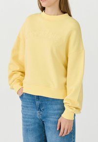 Ivy Copenhagen SUKI - Pusa - mellow yellow