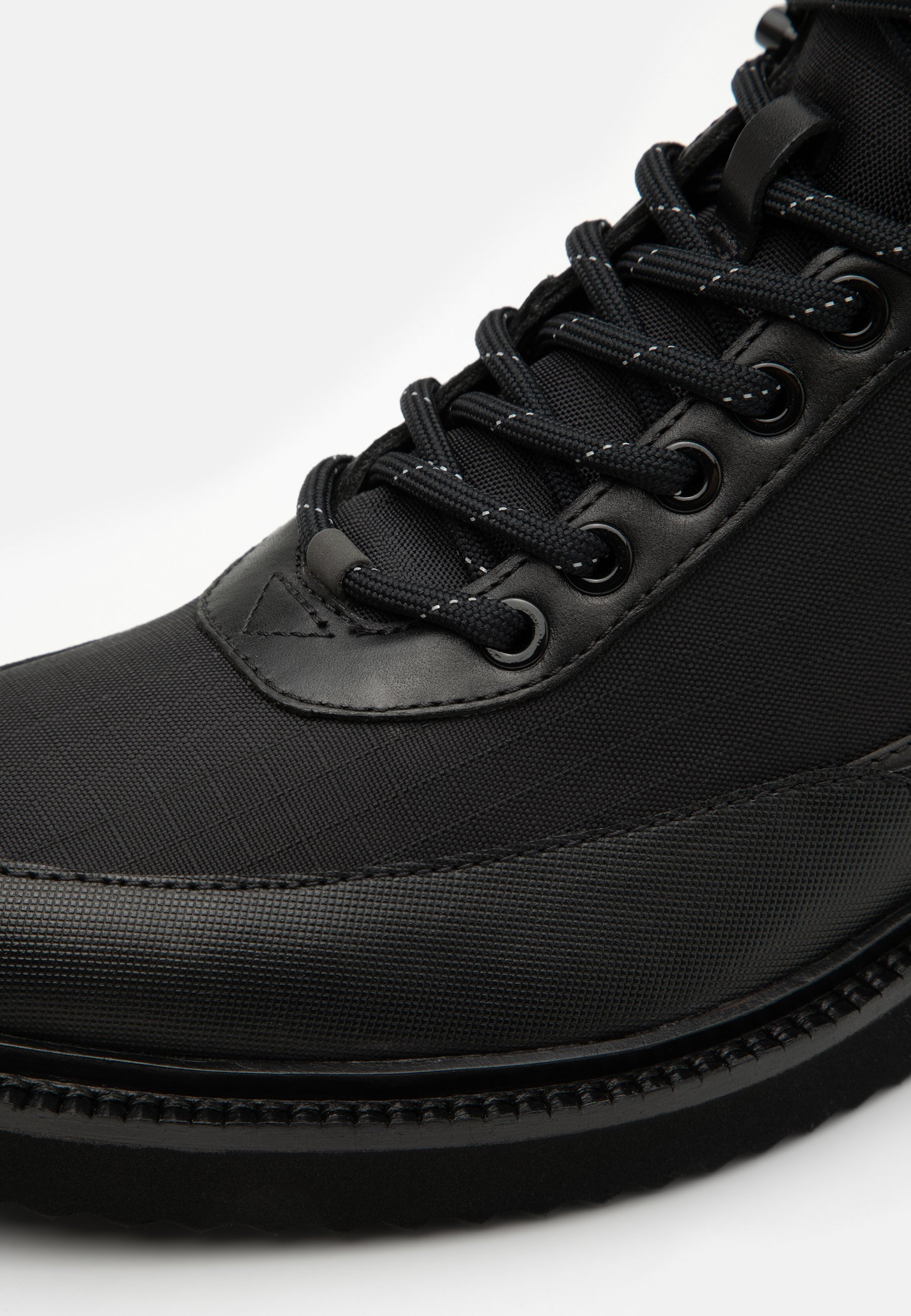 Imprime Chaussures pour Homme de chez HUGO BOSS | FASHIOLA.fr