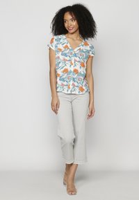 Koroshi SHORT SLEEVE PLEAS  - Pusero - Blanco
