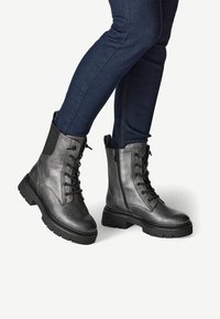 Marco Tozzi Bottines à plateau - pewter