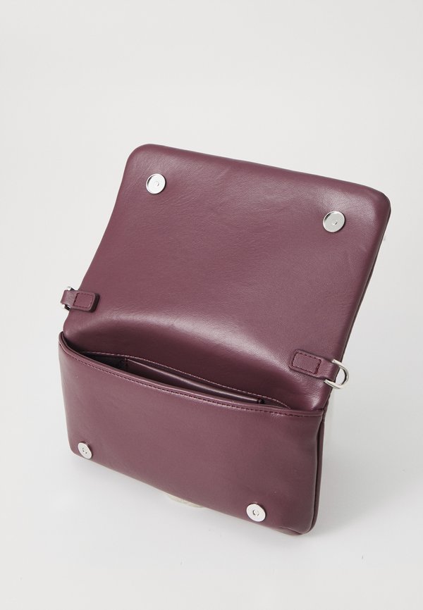 MINI LINE QUILT CROSSBODY - Cross body bag - vineyard wine2