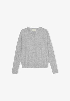 Pelēks kardigans no mīksta materiāla ar garām piedurknēm, apaļu apkakli, pilnu pogu aizdari un ribu apakšu un aproces.