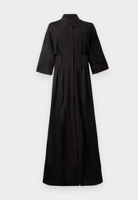 Abito camicia nero a maniche lunghe realizzato in tessuto liscio. Presenta un colletto, chiusura a bottoni e tasche laterali, con una vestibilità rilassata e un taglio dritto.