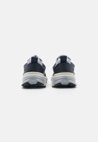 Nike Sportswear V2K RUN  - Trainers - obsidian/thunder blue/wolf grey/platinum tint/black