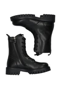 Botas de tobillo de cuero negro que presentan un cierre de cordones en la parte delantera, cremallera lateral, suela robusta y un acolchado sutil en el tobillo para mayor comodidad.