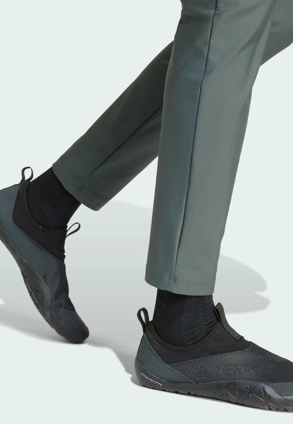 PADDED FULL-COVERAGE WEAR - Swimsuit - legend ivy2