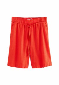 Shorts rossi in lino con vita elasticizzata, lacci regolabili e tasche laterali. Il tessuto ha una consistenza liscia e un taglio dritto.
