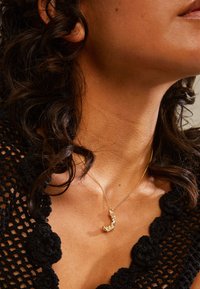 Pilgrim MOON - Kaklarota - gold-coloured