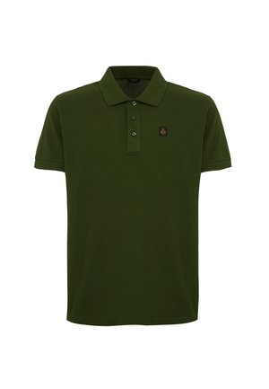 Polo shirt verde scuro in cotone. Presenta un colletto classico, una chiusura con tre bottoni e una piccola etichetta con logo sul petto.