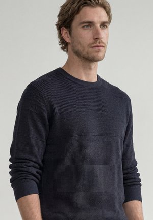 Street One MEN, PULLOVER MIT RUNDHALS UND STRUKTUR - Strickpullover - dark basic blue melange